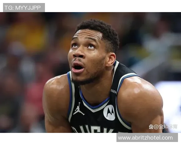 扬尼斯阿德托昆博如何在NBA赛场上实现自我超越与团队协作的完美结合
