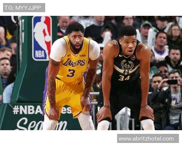 湖人队与雄鹿队对决数据分析及比赛亮点回顾